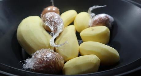 Ensalada de Patatas Cocidas y Gambas con Thermomix ® Cocer las patatas y los huevos en el varoma de Thermomix