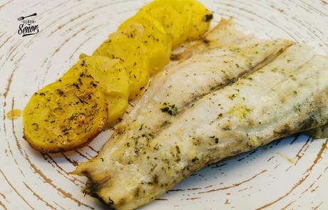 Corvina al horno con patatas Corvina al horno con patatas