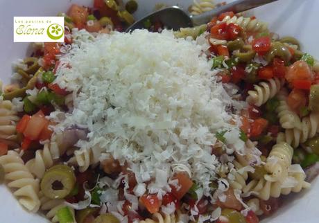 Ensalada de pasta californiana con aliño italiano Ensalada de pasta californiana con aliño italiano