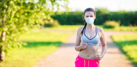 Correr con mascarilla Runer con mascarilla
