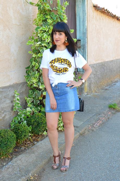 Camiseta de labios de leopardo de Femme Luxe Camiseta de labios de leopardo de Femme Luxe
