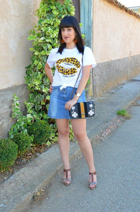 Camiseta de labios de leopardo de Femme Luxe Camiseta de labios de leopardo de Femme Luxe
