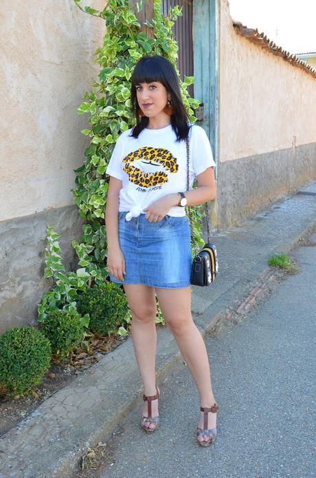Camiseta de labios de leopardo de Femme Luxe Camiseta de labios de leopardo de Femme Luxe