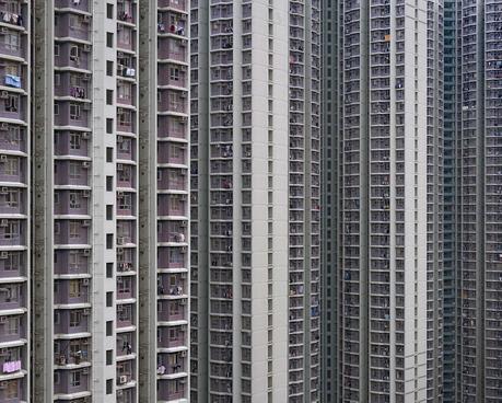 Kowloon city en Hong Kong: la aglomeración humana más densa del mundo y sus condicionantes geográficas y políticas. michael wolf architecture of density8