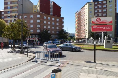 Más público en el mercadillo de Ponferrada con el incremento de puestos de textil Más público en el mercadillo de Ponferrada con el incremento de puestos de textil