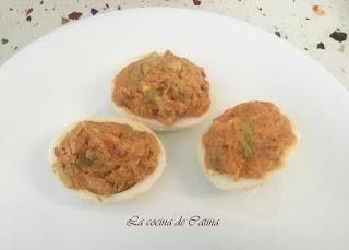 Huevos rellenos con mayonesa de zanahoria Huevos rellenos con mayonesa de zanahoria