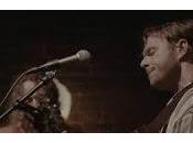 Josiah Johnson interpreta False Alarms directo