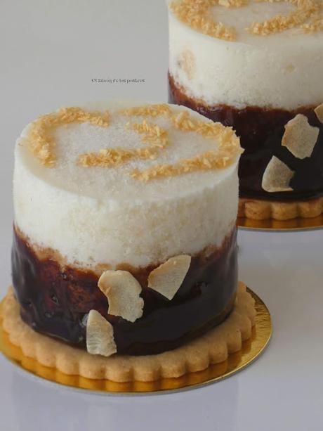 Pastelitos Piña y Coco