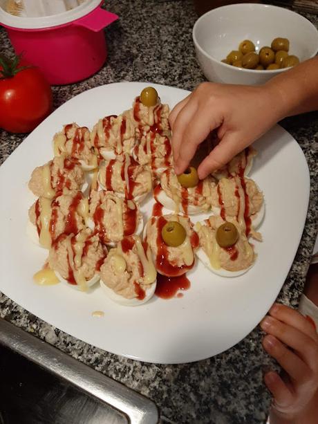 HUEVOS RELLENOS DE ATUN