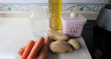 Los ingredientes necesarios para hacer la crema de zanahorias casera con Mycook