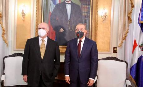 Hipólito se reunió hoy con Danilo en el Palacio Nacional.