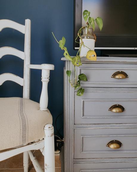 Proyecto azul: renovar un cuarto con color - halfpainted wall