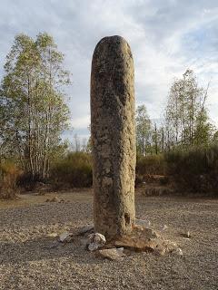 Imagen del mes: Menhir del Cabezo, en las cercanías de Alcántara Imagen del mes: Menhir del Cabezo, en las cercanías de Alcántara