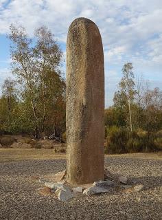 Imagen del mes: Menhir del Cabezo, en las cercanías de Alcántara Imagen del mes: Menhir del Cabezo, en las cercanías de Alcántara