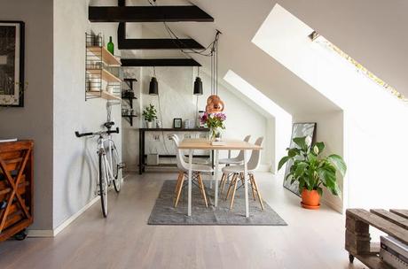 Un estudio en el ático