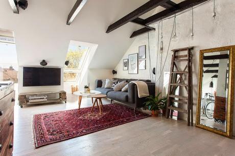 Un estudio en el ático