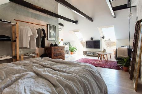 Un estudio en el ático