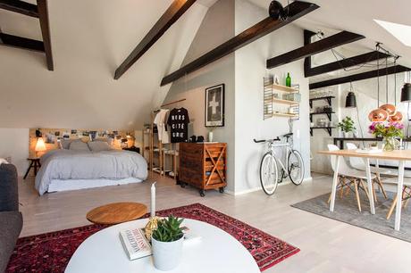 Un estudio en el ático