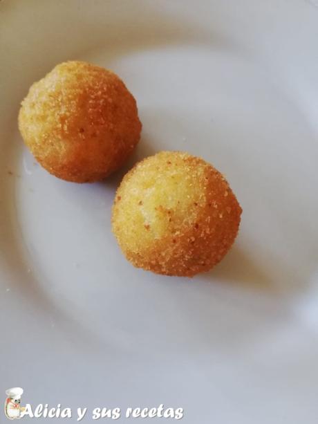 CROQUETAS PICANTITAS DE BACALAO Y GAMBAS