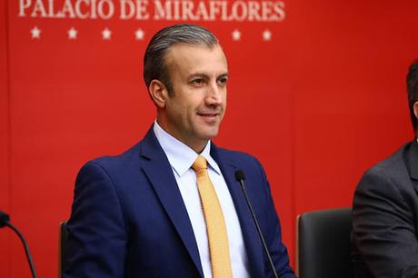 El Aissami (@TareckPSUV)  evoluciona satisfactoriamente contra el #coronavirus