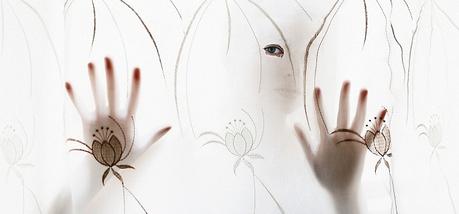 Tengo las manos cansadas | Morder lo breve Tengo las manos cansadas | Morder lo breve