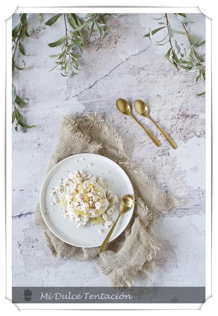 Pavlova de Piña y Tomillo