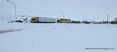 Intensa lluvia en Piedra del Águila,  pronóstico de neviscas y corte preventivo en la 237