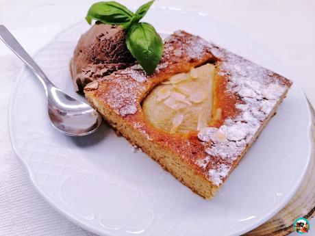 Pastel de peras y almendras