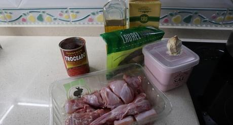 Los ingredientes necesarios para hacer el pollo en salsa con la Olla Gm