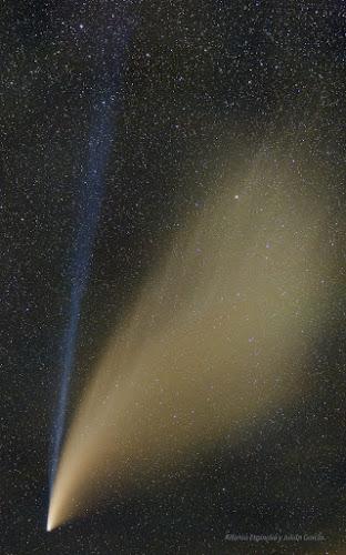 Las dos colas de un cometa