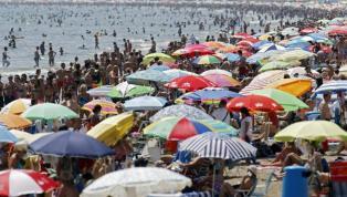 Mascarillas en el malecón.