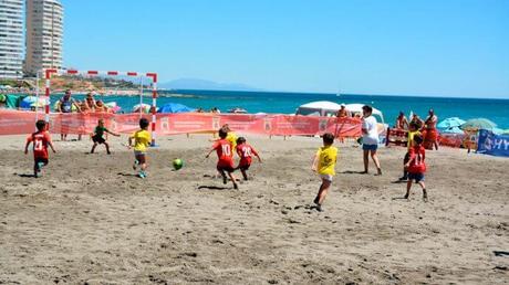 No dejes de practicar deporte con tus hijos en verano