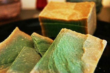 Jabón de Alepo. Conoce sus propiedades y una receta para hacerlo en frío como hacer jabon de alepo