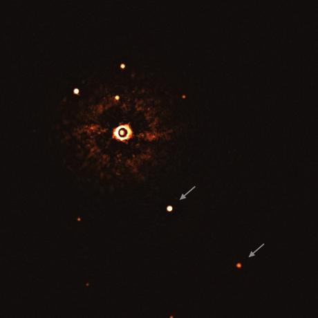 Obtenida la primera imagen de un sistema con varios planetas alrededor de una estrella de tipo solar