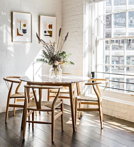 ¿Qué características definen el estilo Mid Century? la Wishbone Chair, de Hans J Wegner