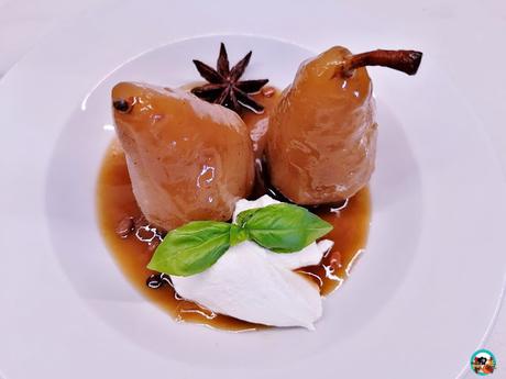 Peras en almíbar de anís estrellado Peras en almíbar de anís estrellado