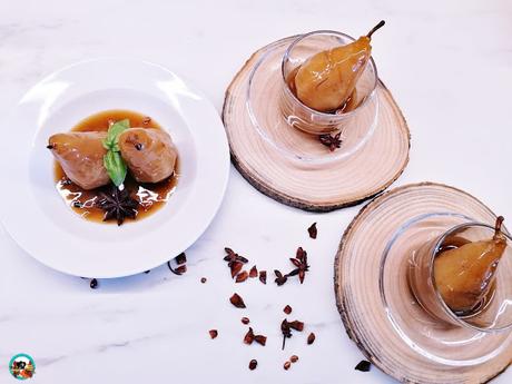 Peras en almíbar de anís estrellado