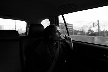 Un viaje a una reunión de la junta comunitaria en Astoria, Queens, permite un momento tranquilo y poco frecuente.