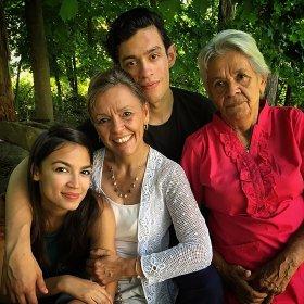 Cuando un nuevo grupo progresivo solicitó nominaciones de candidatos, su hermano Gabriel (arriba) envió su nombre.