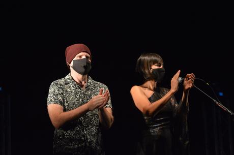 Concierto de Amaral en el verano #ponferradateabraza, la cercanía del dúo zaragozano alejó la distancia social