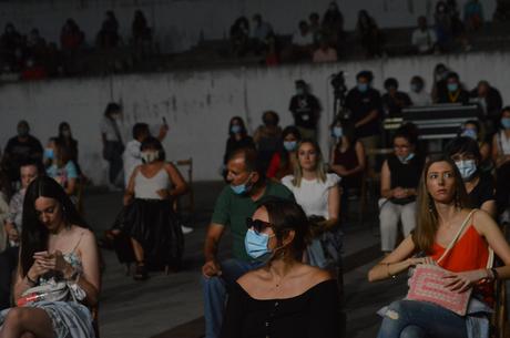 Concierto de Amaral en el verano #ponferradateabraza, la cercanía del dúo zaragozano alejó la distancia social