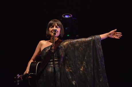 Concierto de Amaral en el verano #ponferradateabraza, la cercanía del dúo zaragozano alejó la distancia social