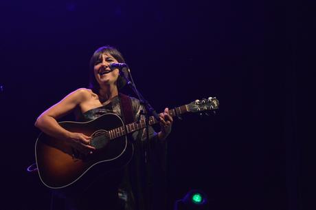 Concierto de Amaral en el verano #ponferradateabraza, la cercanía del dúo zaragozano alejó la distancia social
