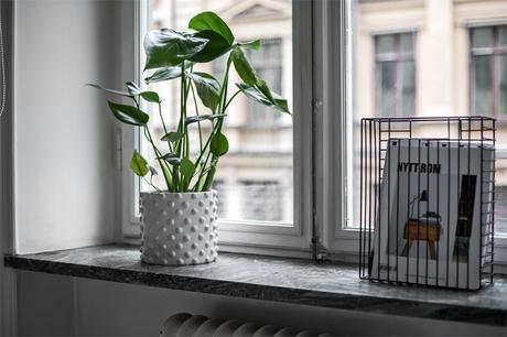 tiny studio decor studio interiors studio decor scandinavian studio scandinavian decor scandi small apartment scandi flat estudio sueco decoración decoración pisos pequeños decoración estudios cocina pequeña cocina nórdica cocina abierta  