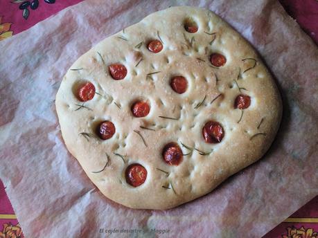 FOCACCIA DE TOMATES CHERRY Y ROMERO