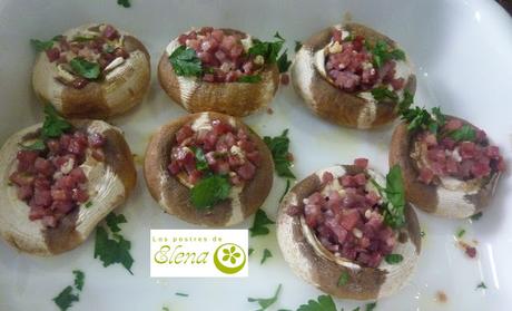 Champiñones rellenos de jamón serrano y ajo