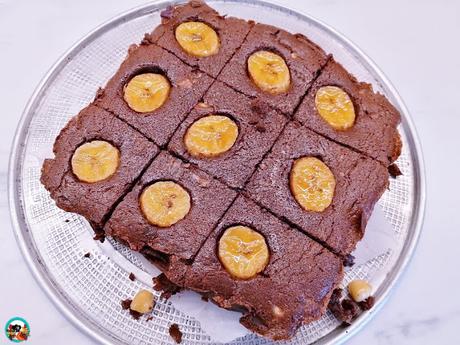 Brownie de chocolate con plátano y avellanas Brownie de chocolate con plátano y avellanas