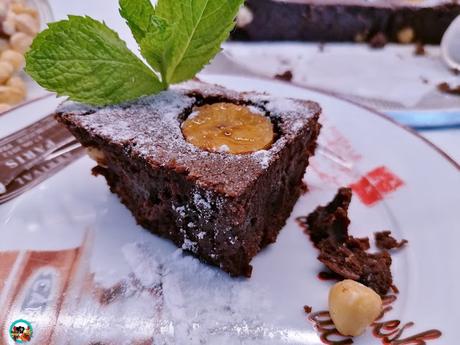 Brownie de chocolate con plátano y avellanas Brownie de chocolate con plátano y avellanas