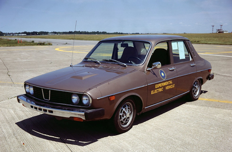 EMBLEMÁTICO RENAULT PRESENTE EN LA NASA HACE 43 AÑOS EMBLEMÁTICO RENAULT PRESENTE EN LA NASA HACE 43 AÑOS