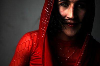 Asesinan al travesti más famoso de Afganistán y envían el cuerpo descuartizado a su familia
